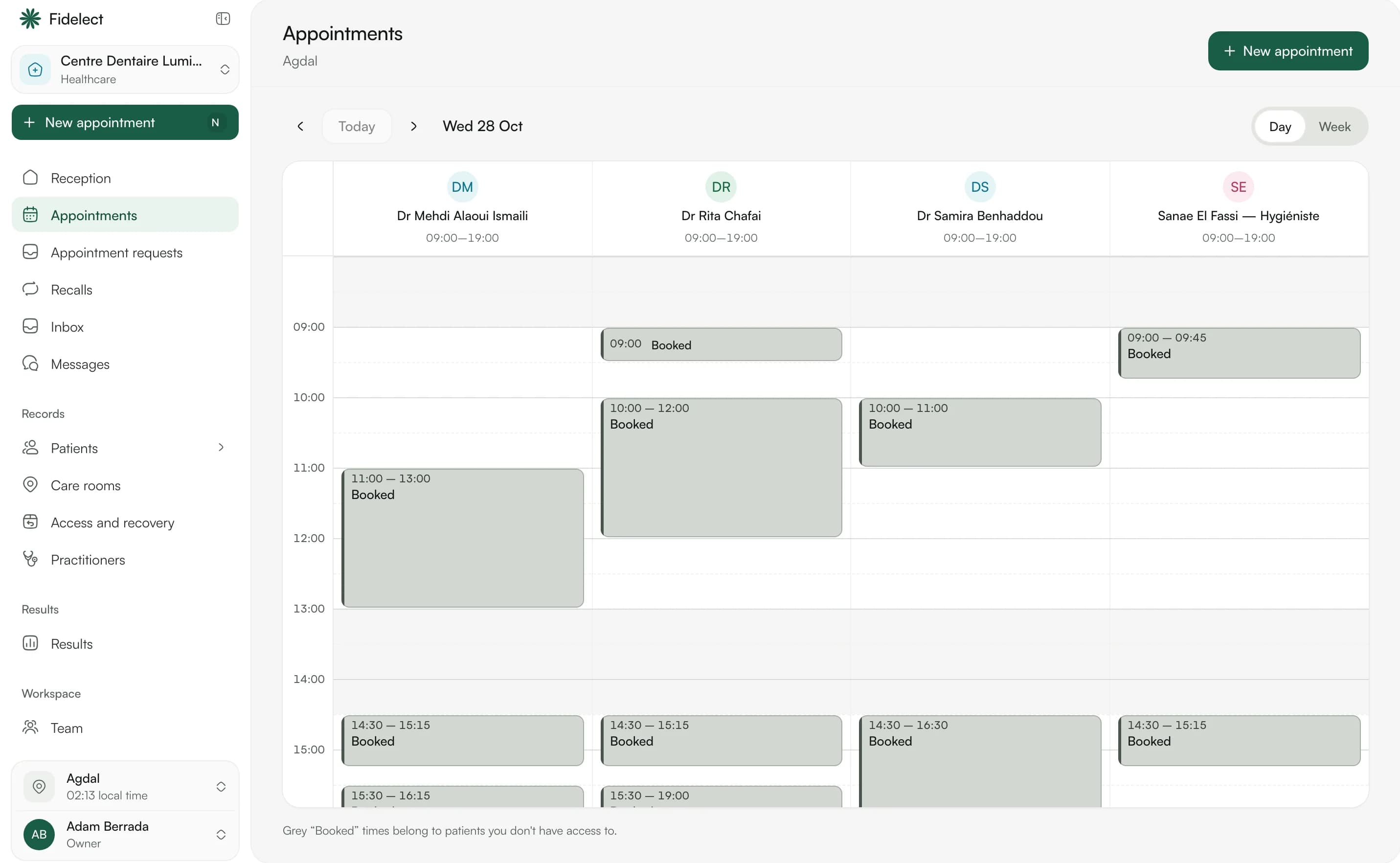 A clinic's appointments, one column per practitioner